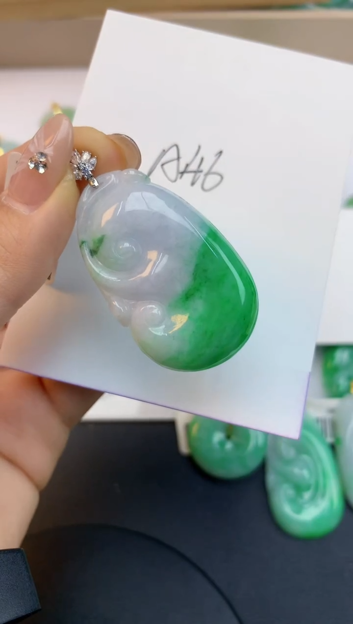 颈饰18K金镶嵌翡翠天然缅甸a货翡翠百元以上9元证书费自理