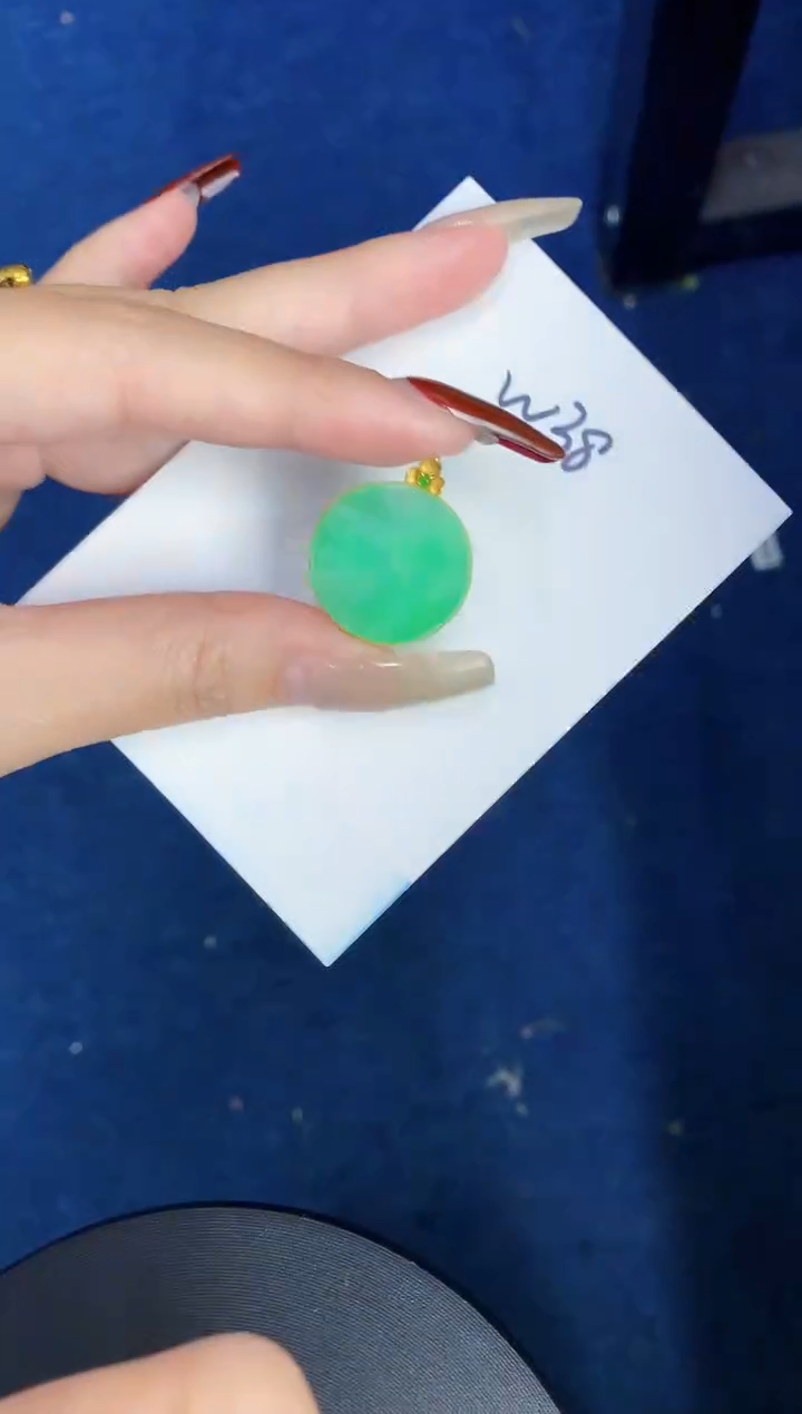 【闪购商品】翡翠颈饰18K金镶嵌0000000000