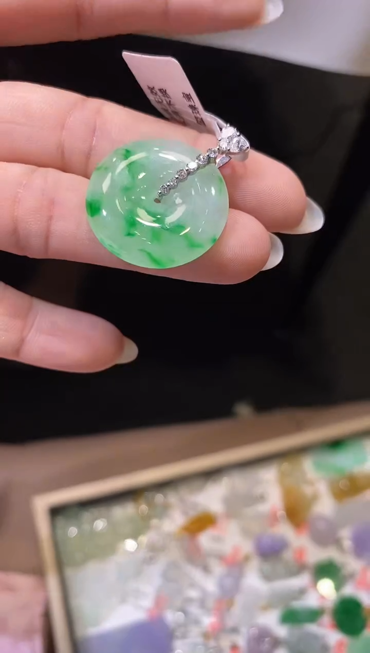 翡翠18K金镶嵌吊坠(不含链)平安扣