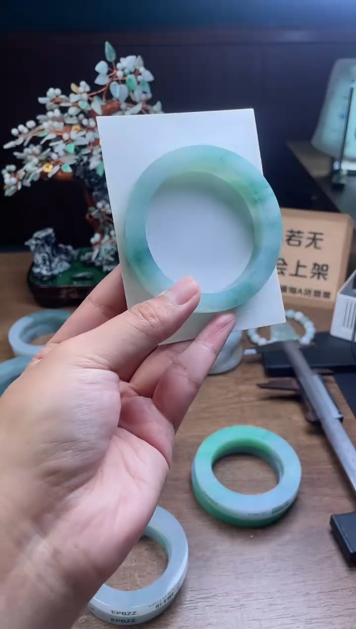 【闪购商品】定制翡翠手镯未镶嵌定制