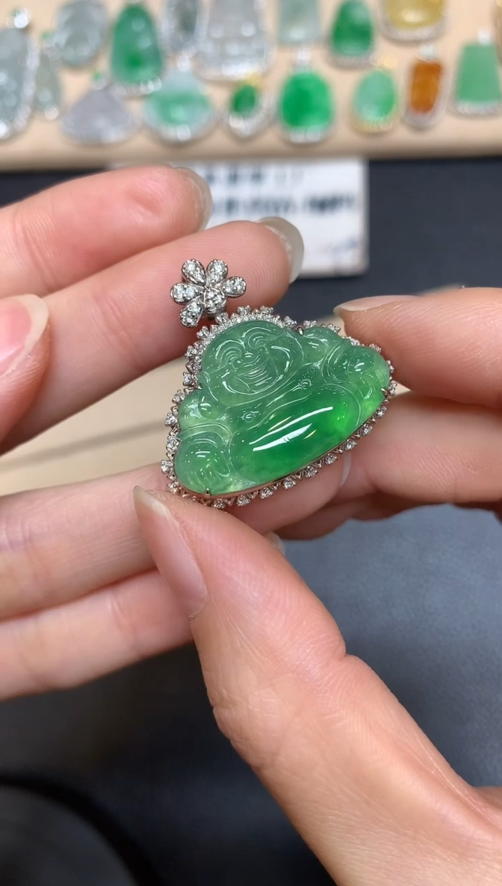 【闪购商品】翡翠颈饰18K金镶嵌佛公【无服务费