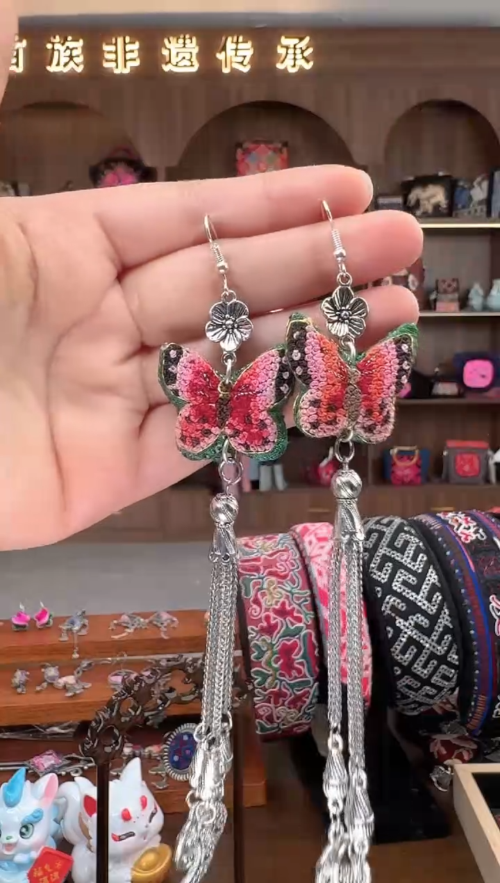 【闪购商品】织绣扶光苗绣传承237