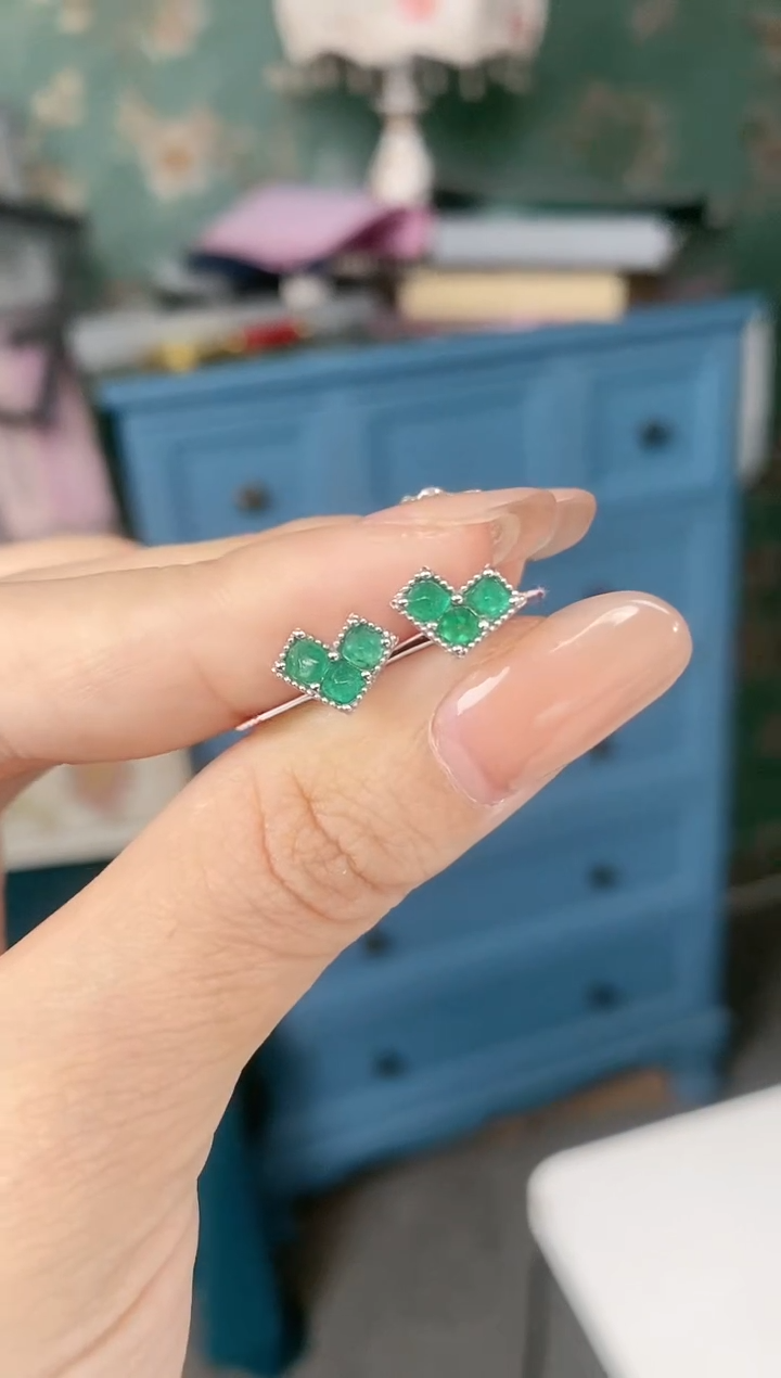 【闪购商品】祖母绿耳饰18K金镶嵌耳钉