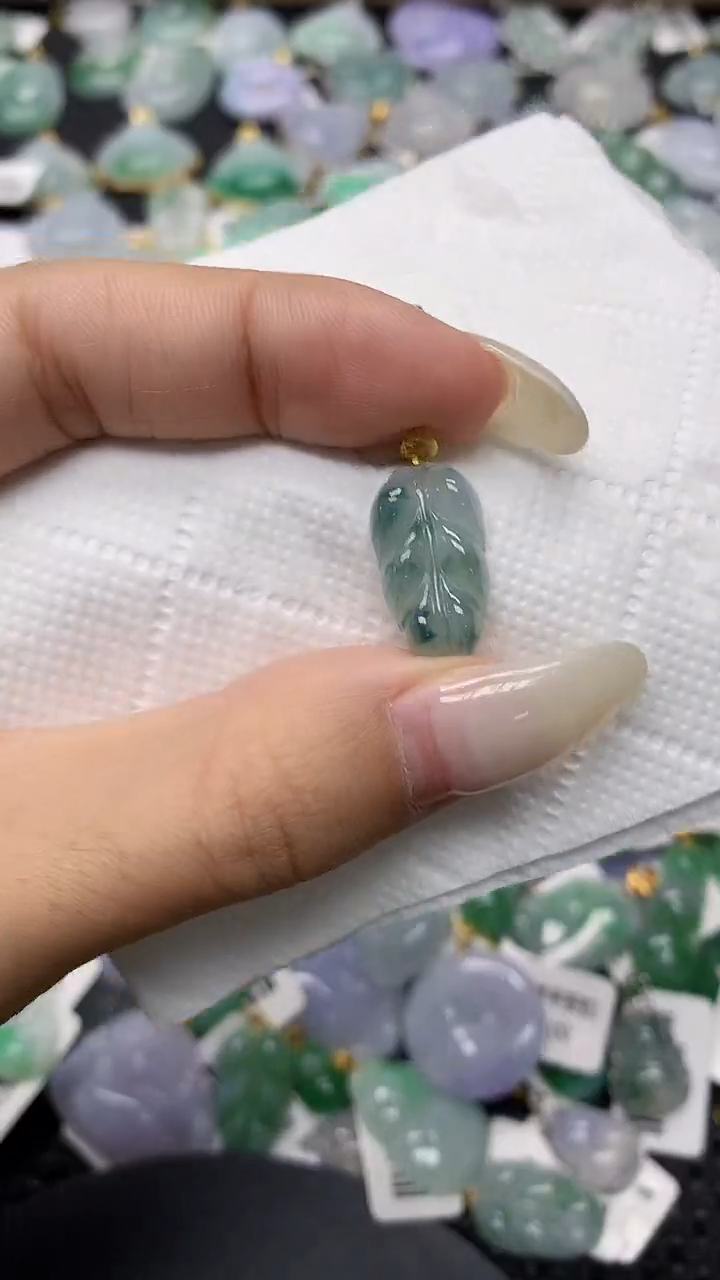 颈饰18K金镶嵌翡翠11111111111