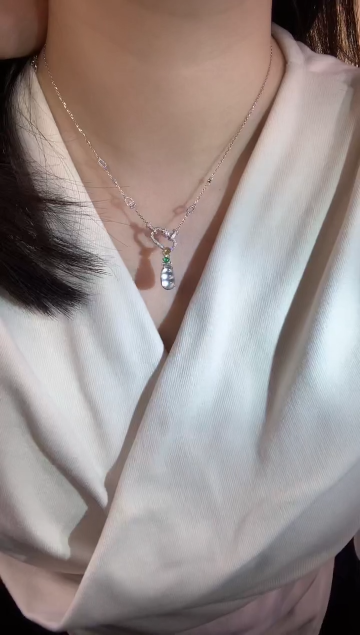 【闪购商品】翡翠吊坠(不含链)18K金镶嵌A755|9800