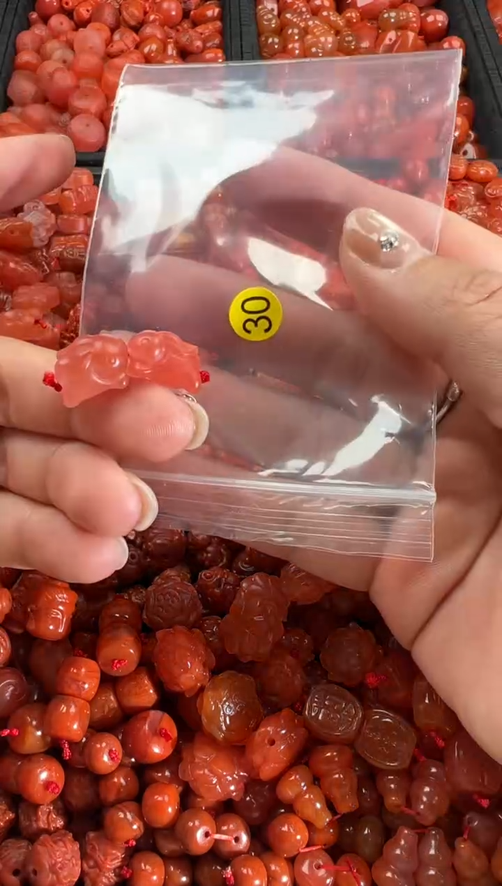 【闪购商品】南红玛瑙颈饰未镶嵌1
