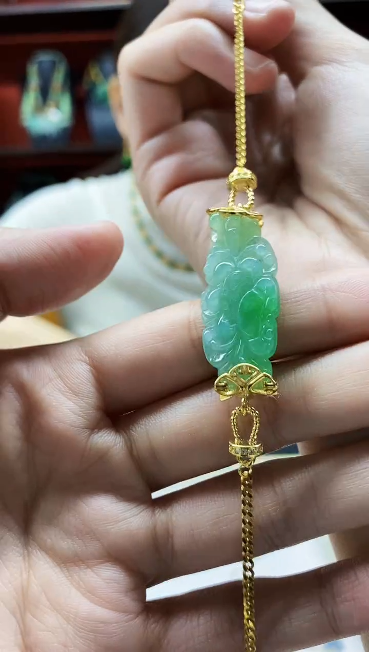 颈饰未镶嵌翡翠手链