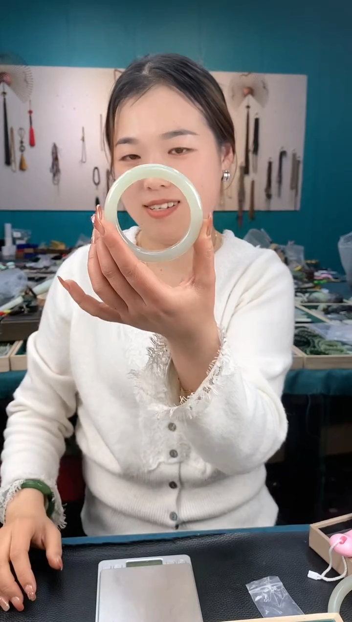 【闪购商品】和田玉手镯未镶嵌手镯58