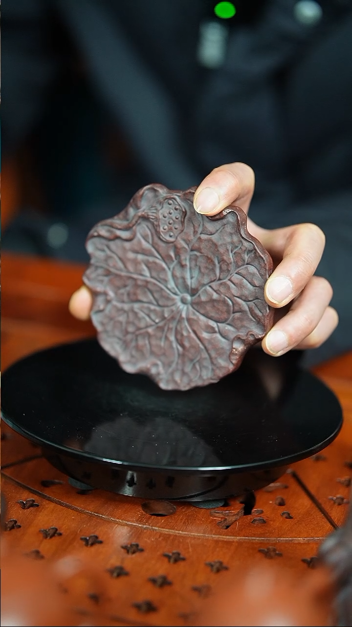 【闪购商品】紫砂茶宠古红泥刻绘荷叶壶承