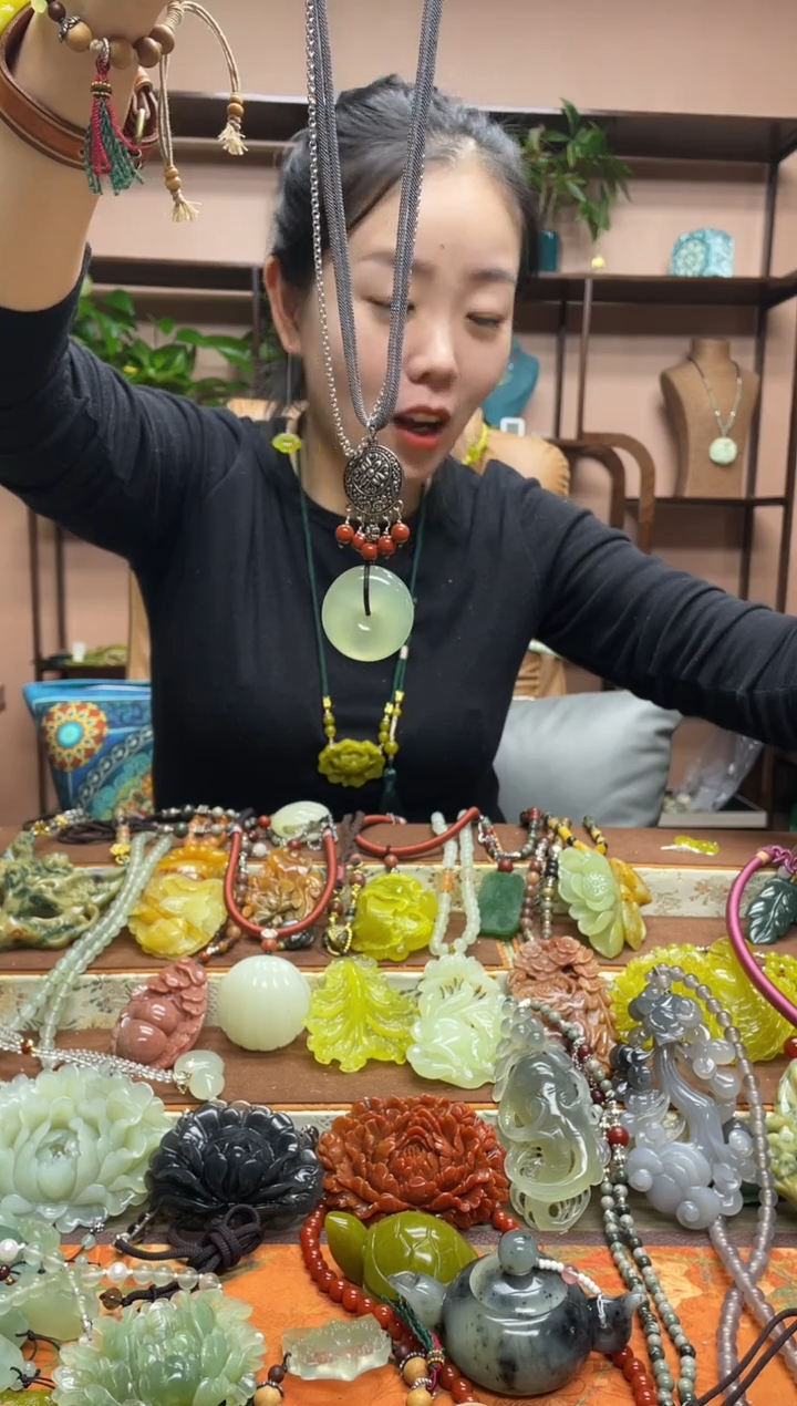 未镶嵌岫玉吊坠·