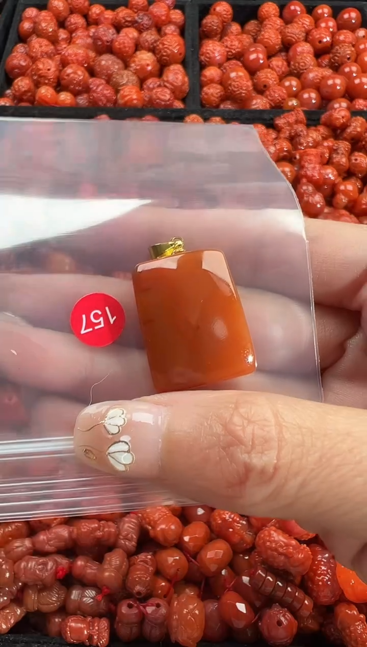 颈饰未镶嵌南红玛瑙1