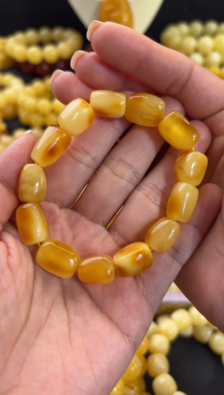 【闪购商品】蜜蜡手串未镶嵌福利海漂原石随型手串