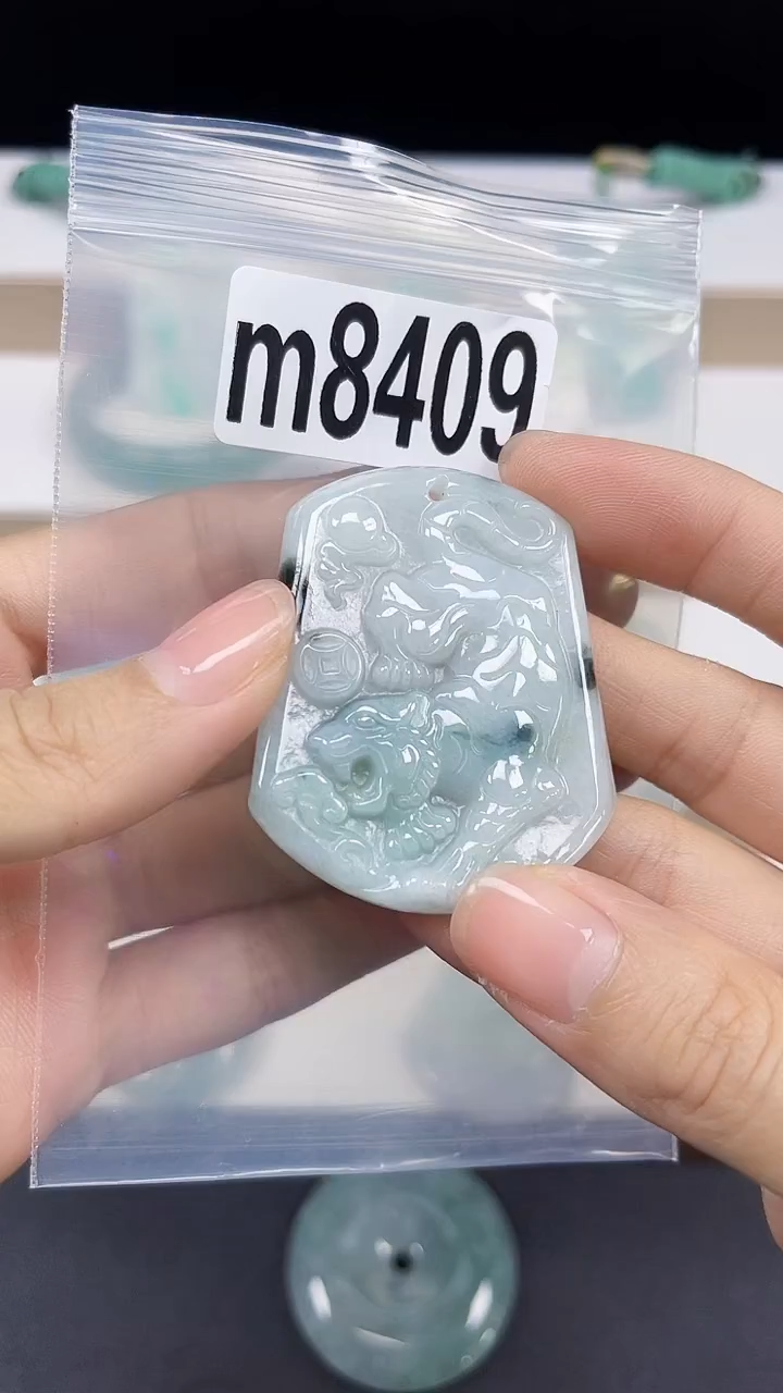 颈饰未镶嵌翡翠天然翡翠吊坠挂件