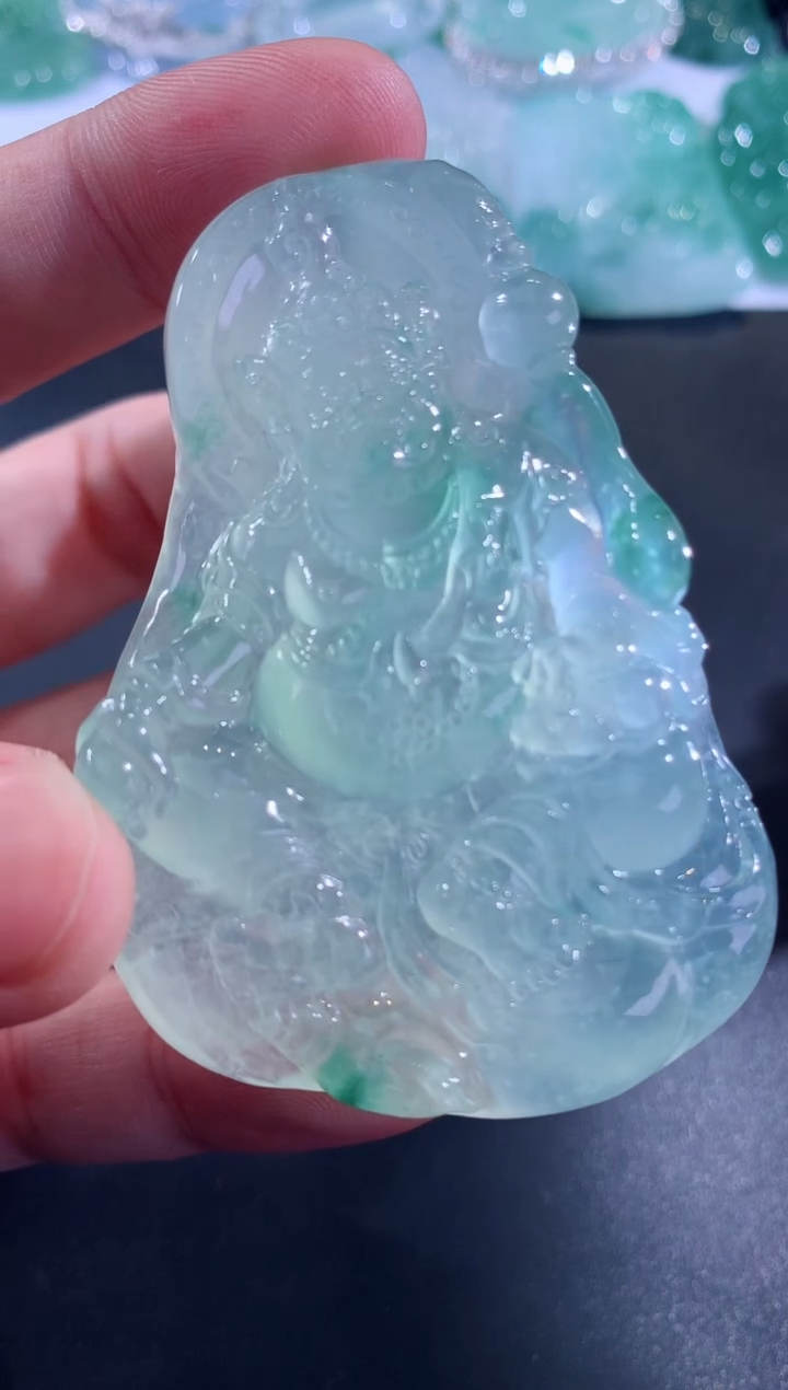 【闪购商品】翡翠颈饰未镶嵌欣赏链接