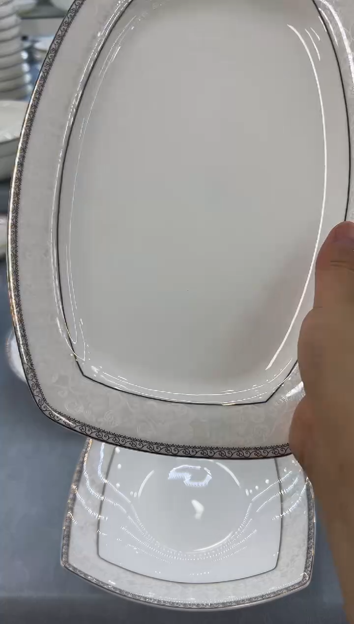 骨瓷玲珑12方鱼1个