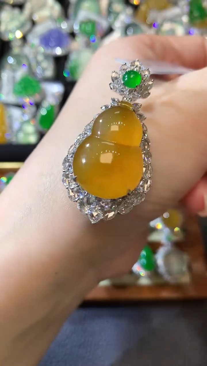 【闪购商品】翡翠吊坠(不含链)18K金镶嵌D12 