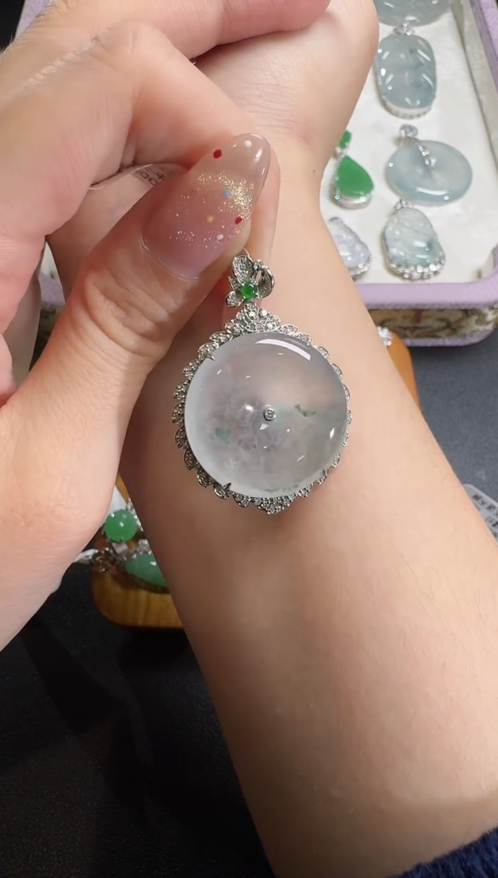 【闪购商品】翡翠吊坠(不含链)18K金镶嵌【源头工厂】钻石镶嵌