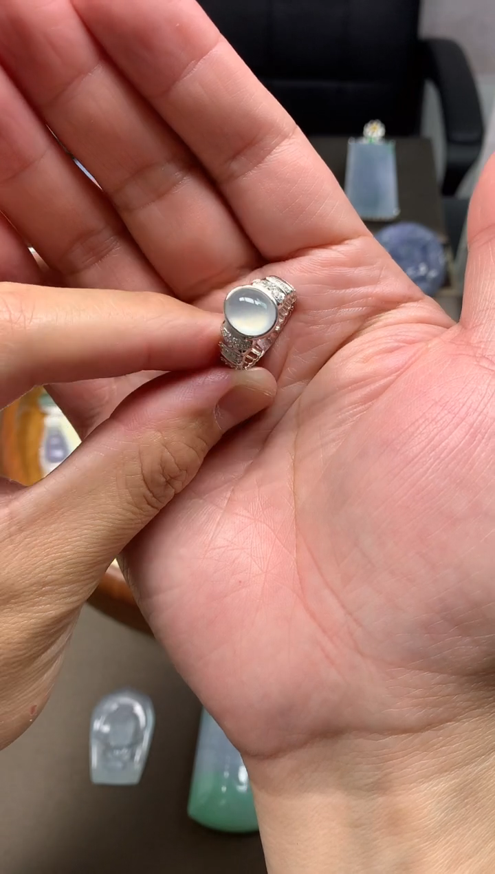 【闪购商品】翡翠吊坠(不含链)18K金镶嵌戒指