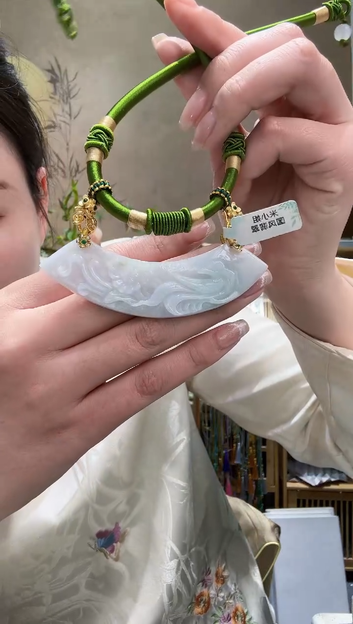 【闪购商品】翡翠颈饰未镶嵌吊坠