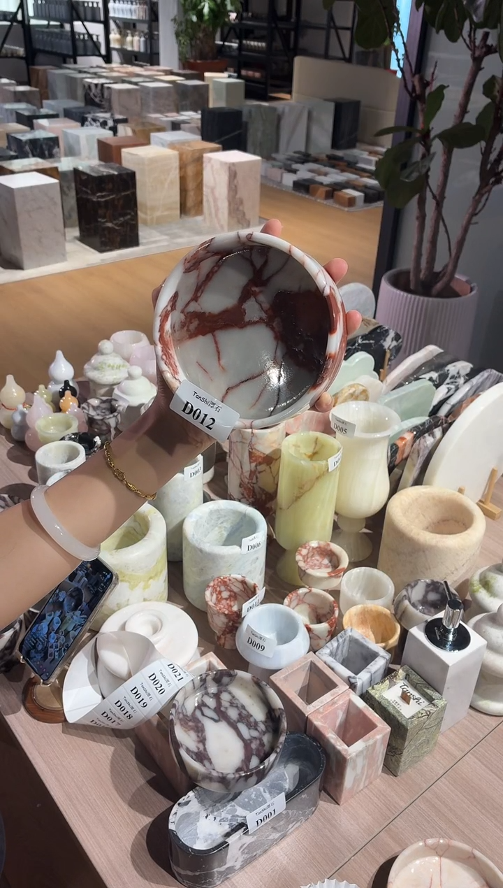 石材D012宝红烟灰缸