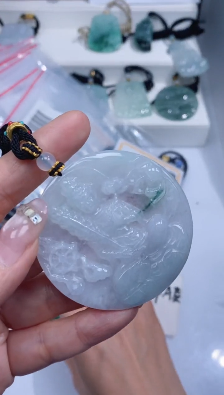 颈饰未镶嵌翡翠吊坠