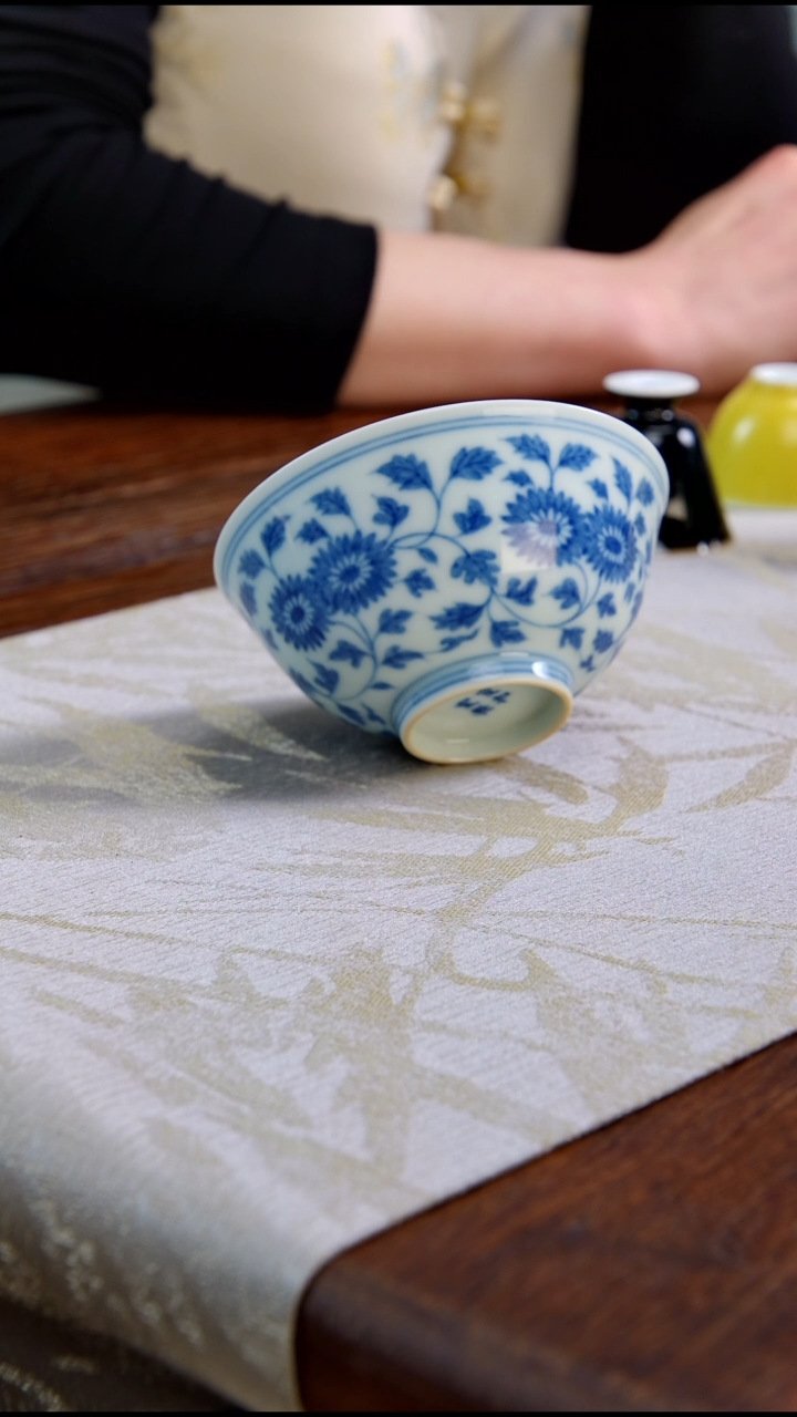 【闪购商品】宣和窑青花双菊杯1111111