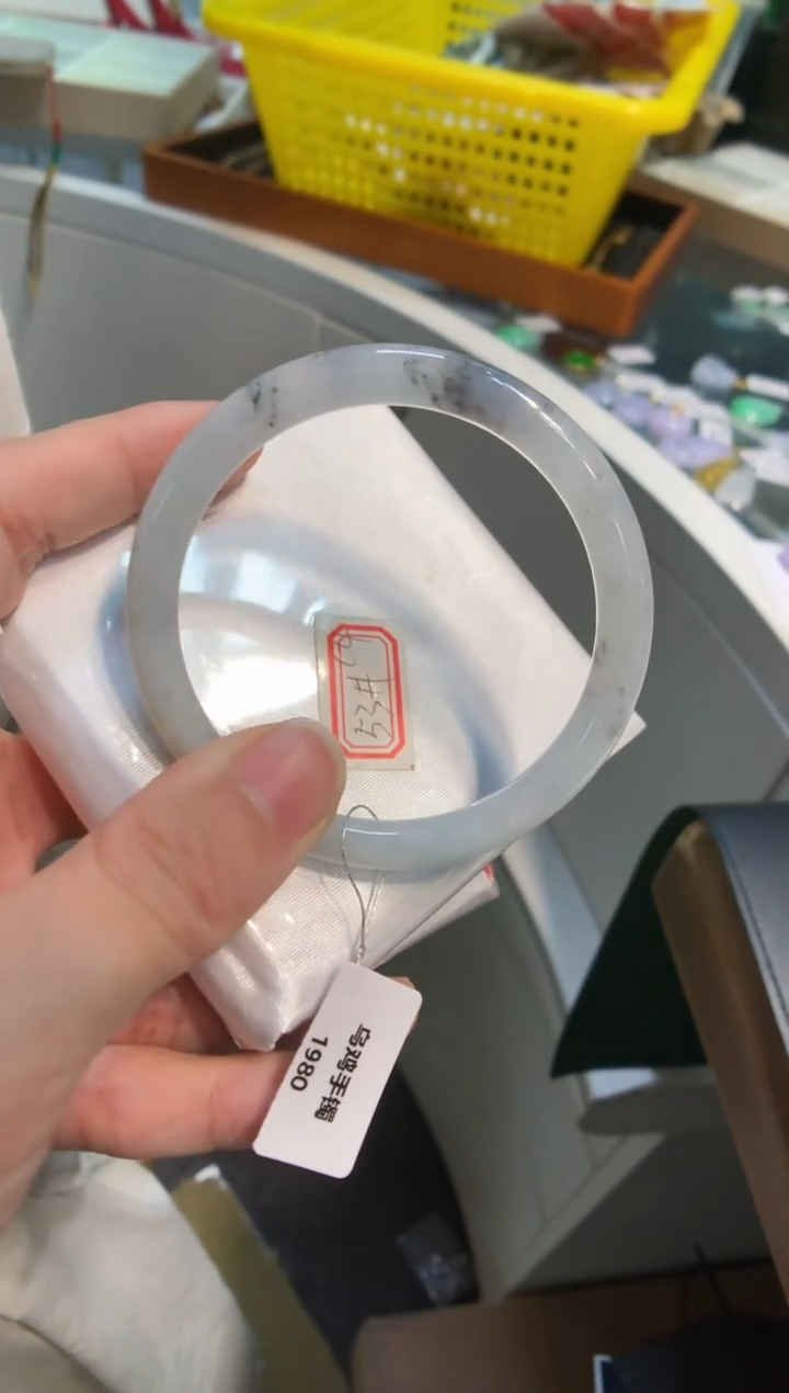 未镶嵌手镯翡翠手镯