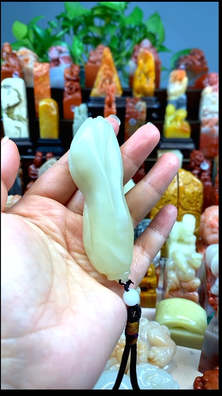 寿山石印石玉兰花手把件