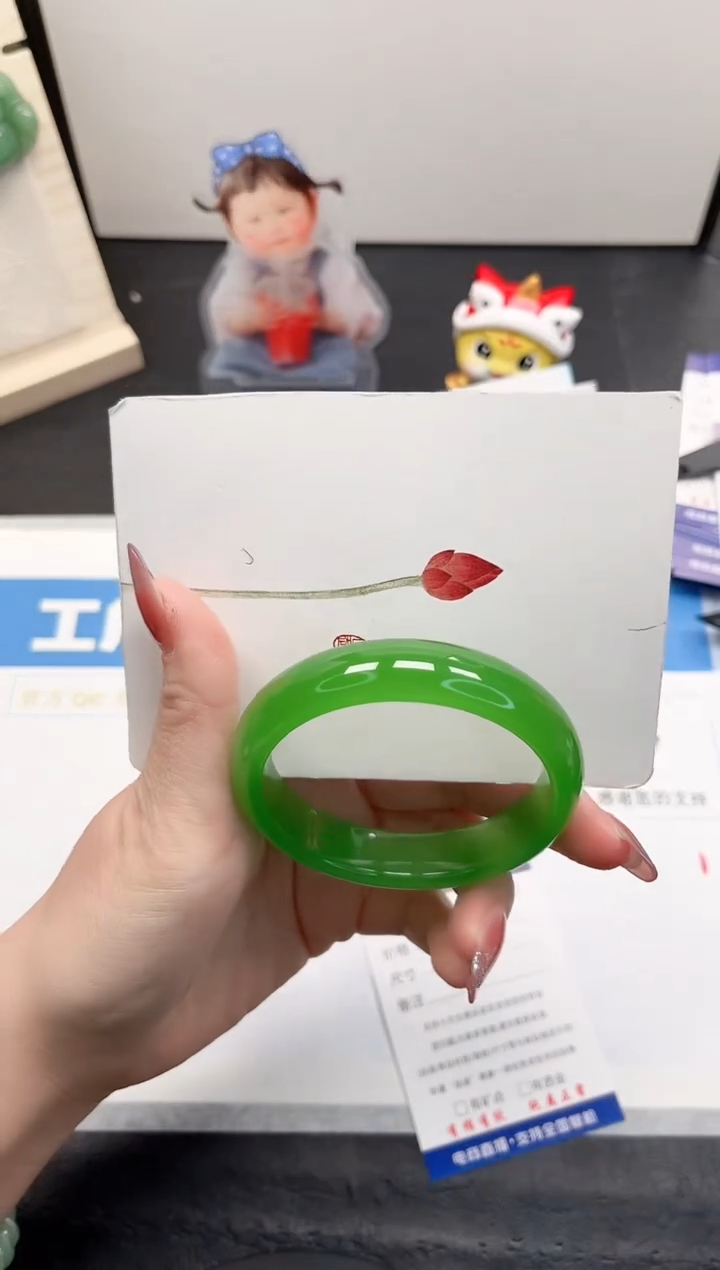 【闪购商品】石英质玉手镯未镶嵌180-58