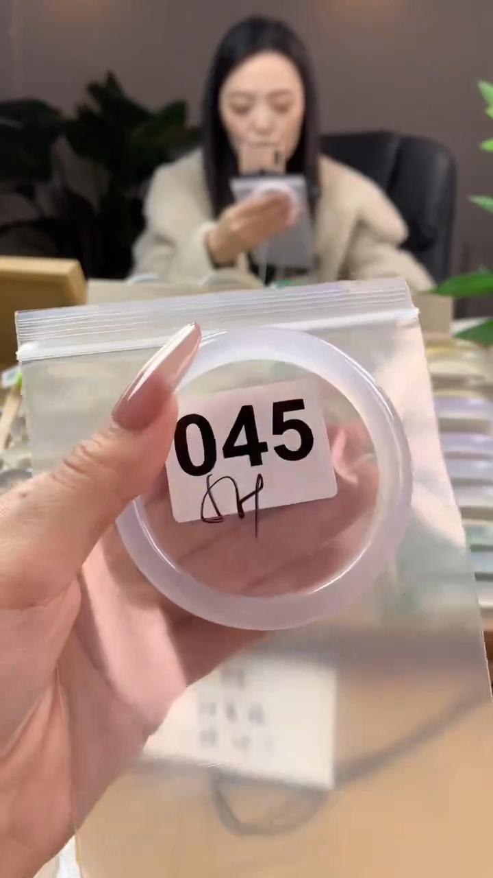【闪购商品】玛瑙/玉髓手镯未镶嵌045