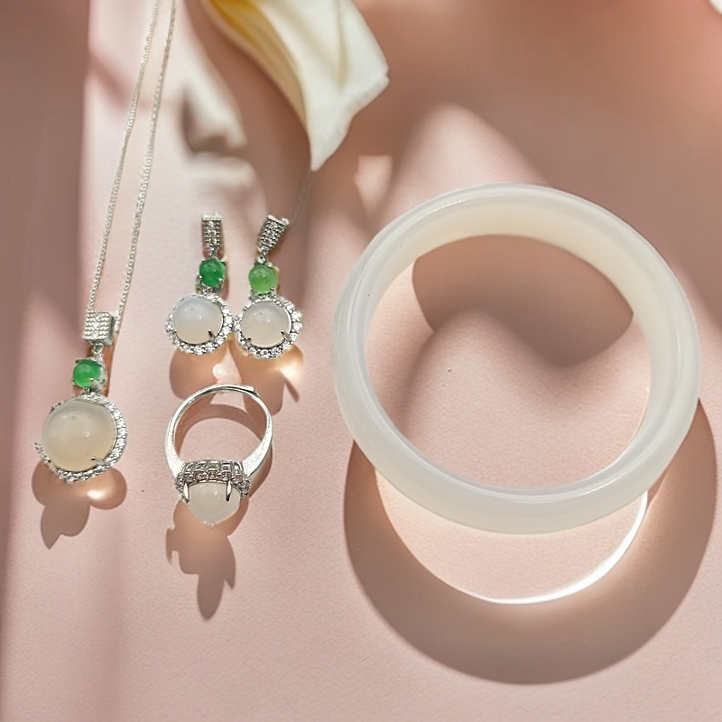 【梦梦专属】白色玉髓手镯+玉髓耳饰+玉髓吊坠+玉髓戒指DH344300