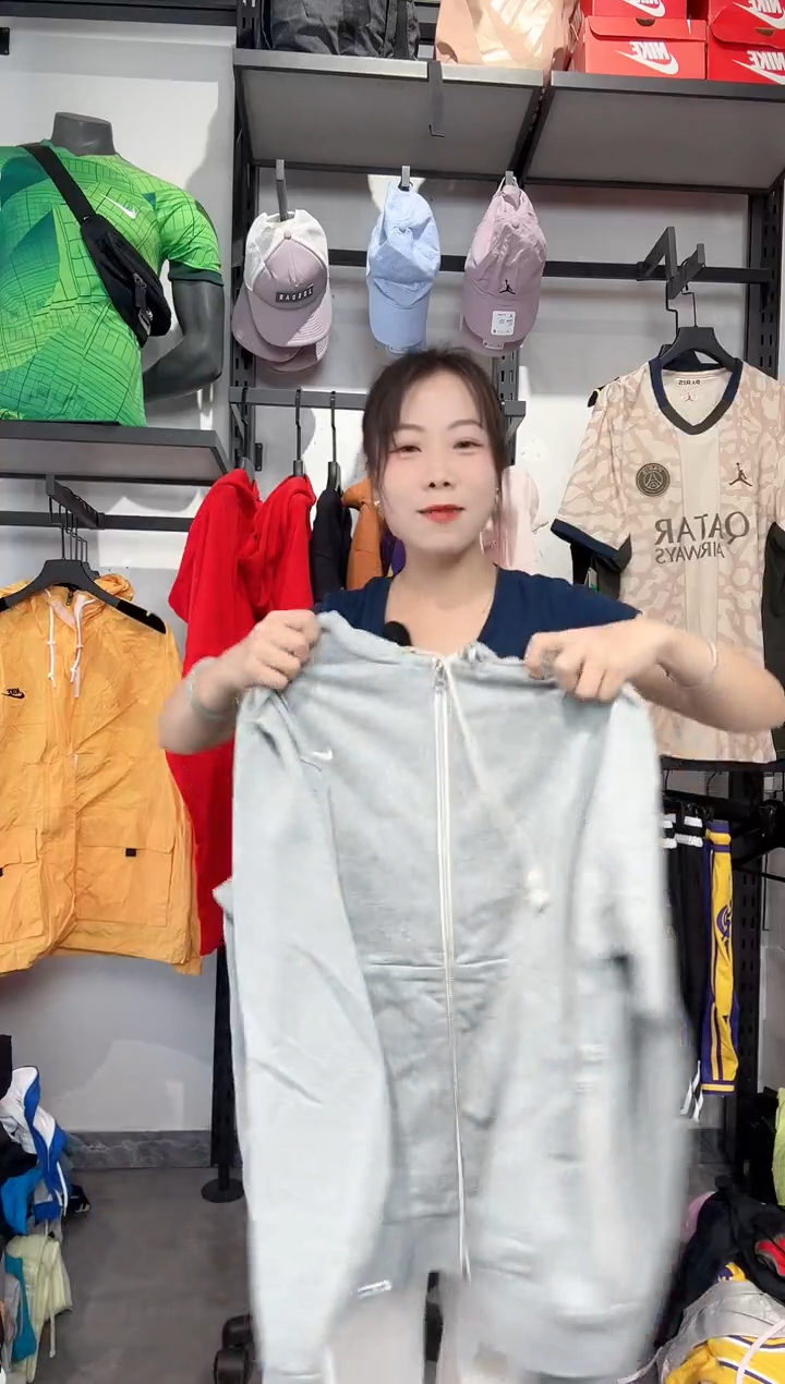 1392   编码 瑕疵款直播间过款为准 尺码180