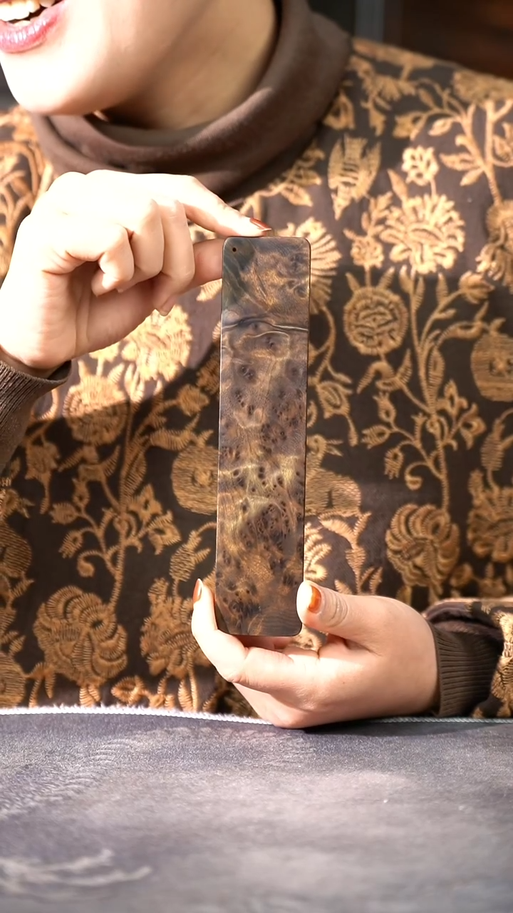 【闪购商品】金丝楠木艺满花葡萄瘤子书签554