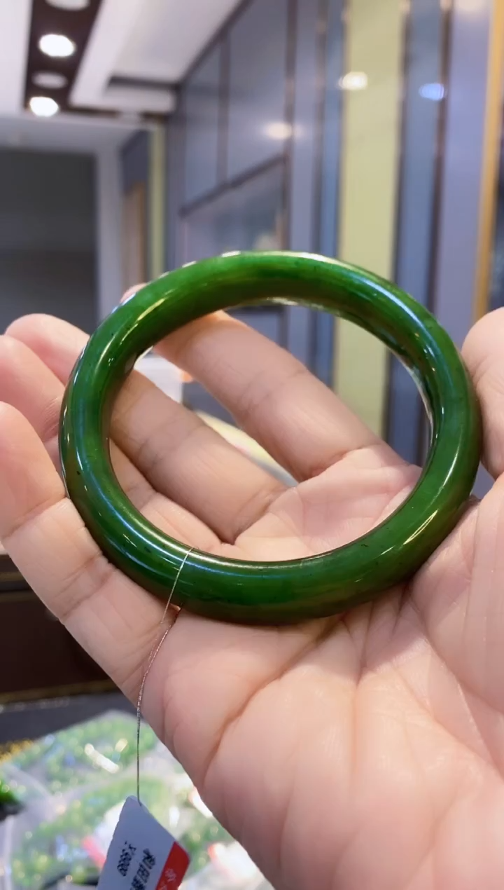 未镶嵌手镯和田玉（碧玉）和田碧玉