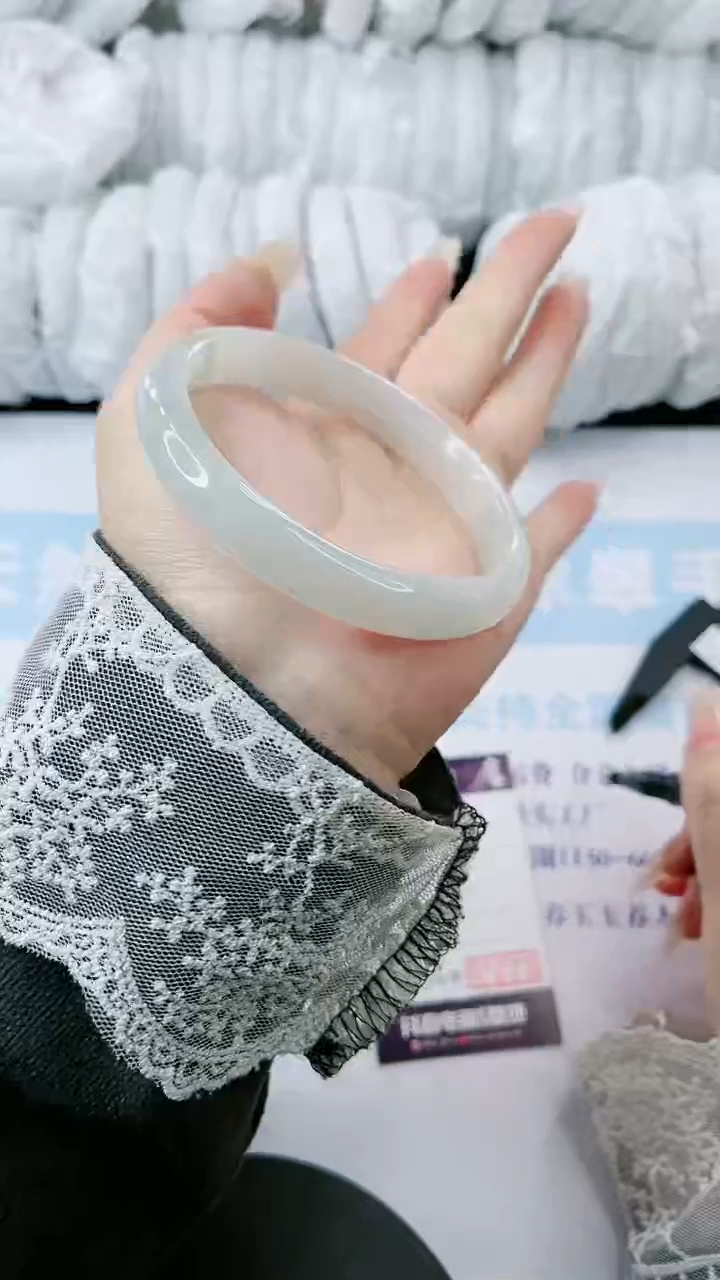 【闪购商品】石英质玉手镯未镶嵌多样性发货A419-62