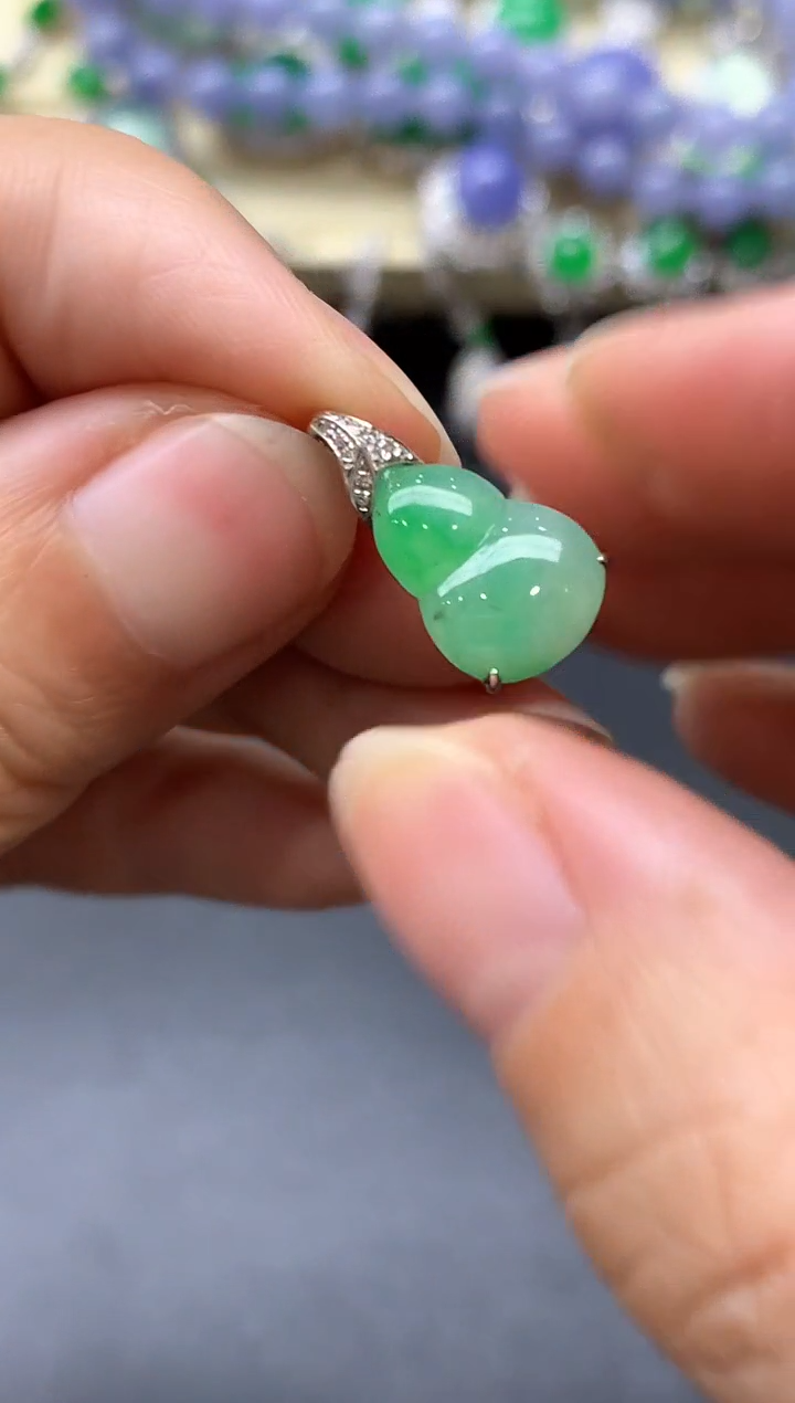 颈饰18K金镶嵌翡翠424-中国好珍宝