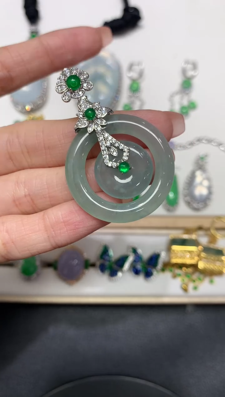 【闪购商品】翡翠吊坠(不含链)未镶嵌3多人多样性随机发货1件