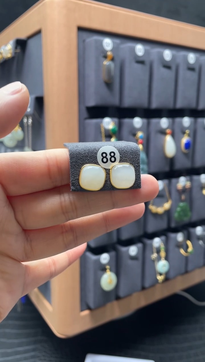 【闪购商品】和田玉耳饰银S925镶嵌0088
