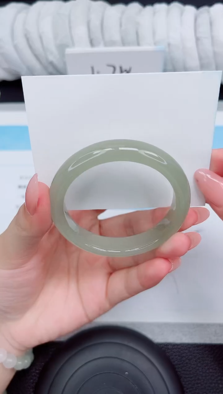 石英质玉手镯未镶嵌136-54.5