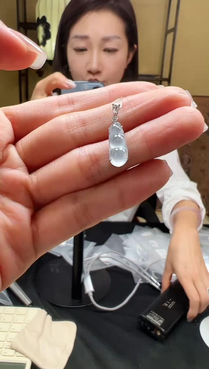 翡翠18K金镶嵌颈饰YSD0526-31