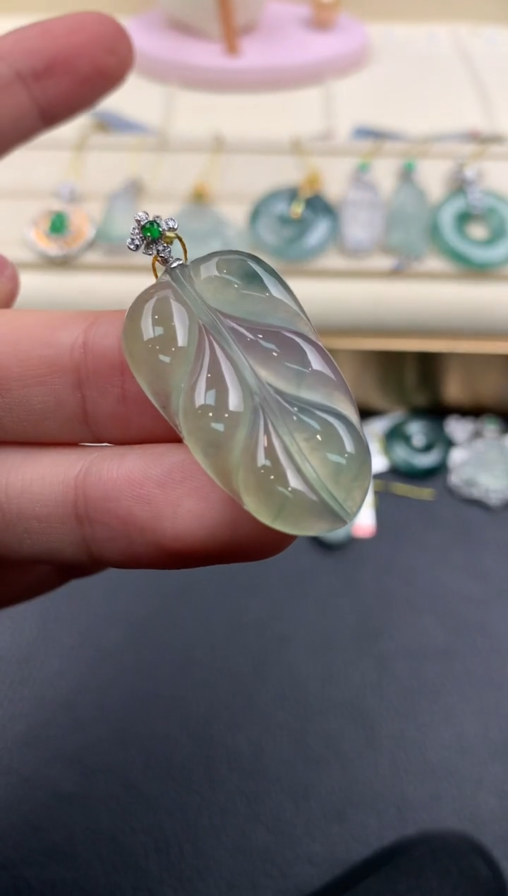 【闪购商品】翡翠颈饰18K金镶嵌A889