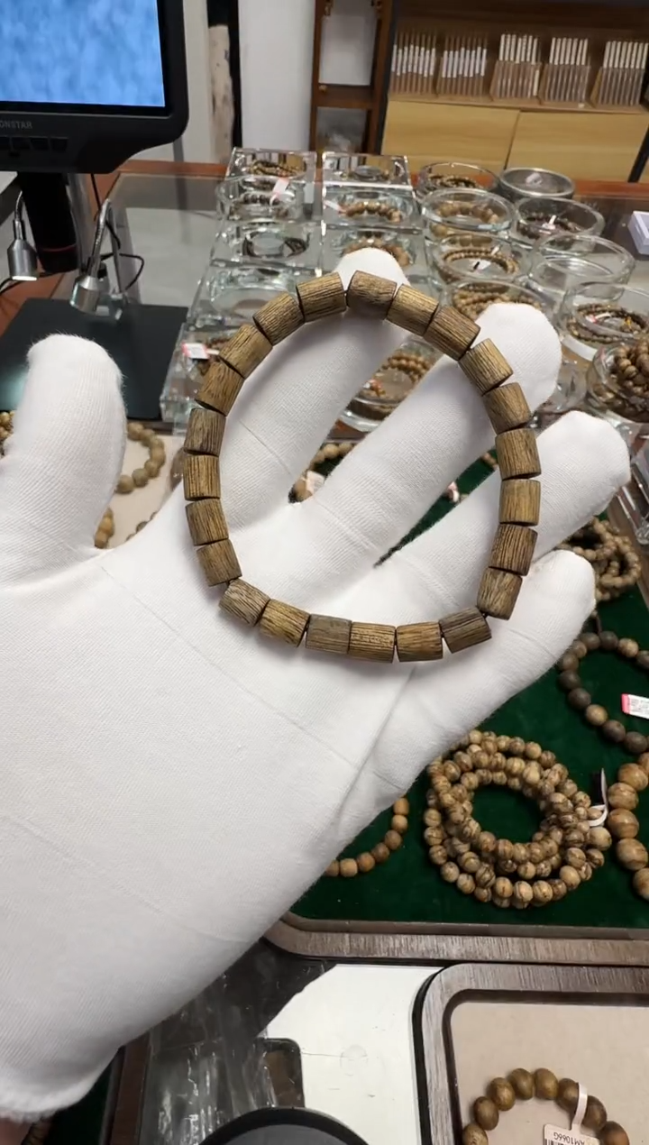 【闪购商品】沉香沉香香囊绿棋随型珠3克多样性发一沉香