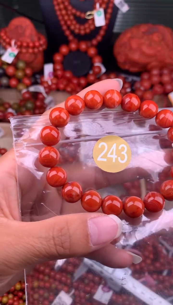 南红玛瑙未镶嵌珠宝奇石243-10