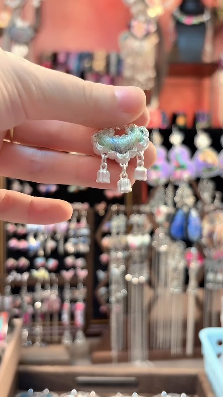 织绣 云织谣民族风精美饰品   182