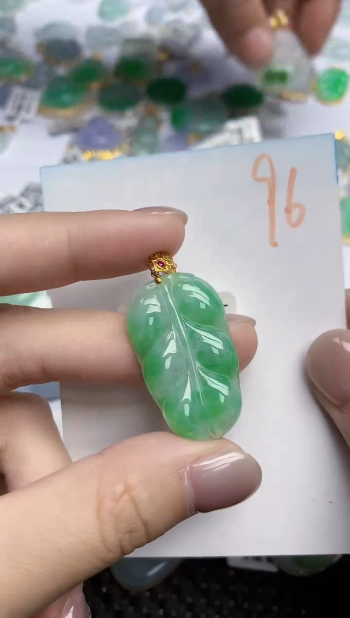 【闪购商品】翡翠颈饰18K金镶嵌天然翡翠A货