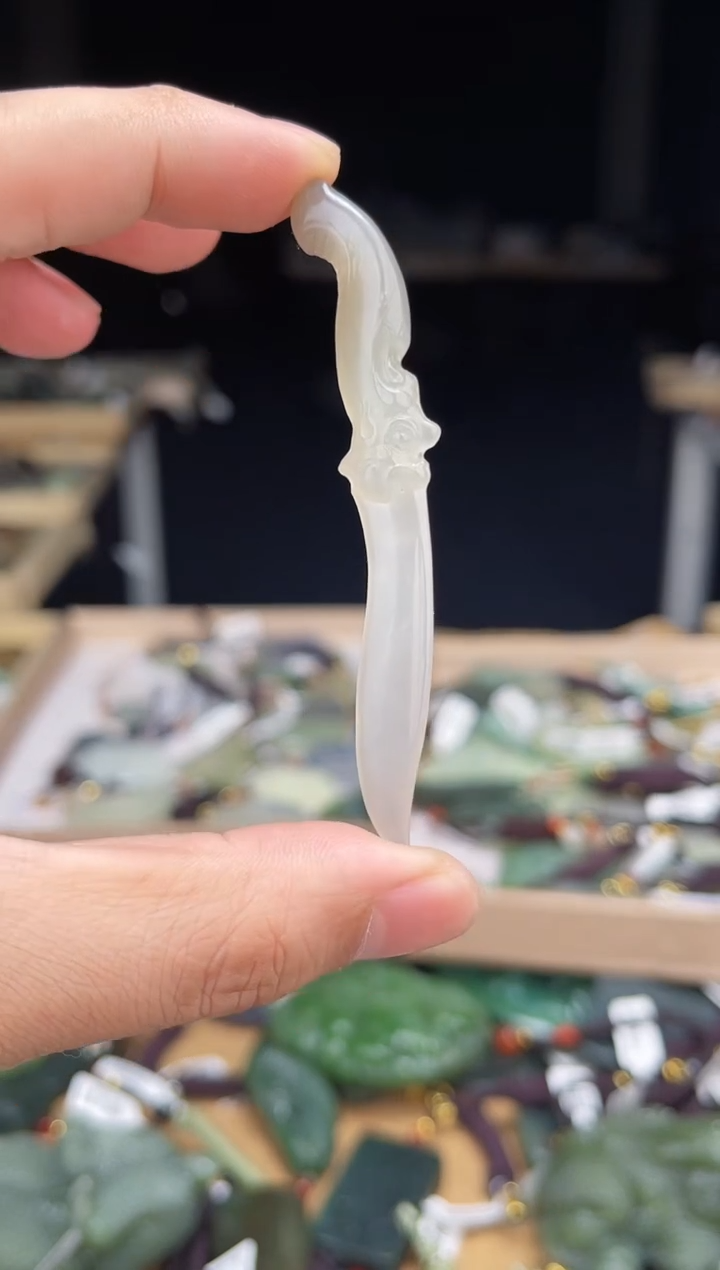 颈饰未镶嵌和田玉1