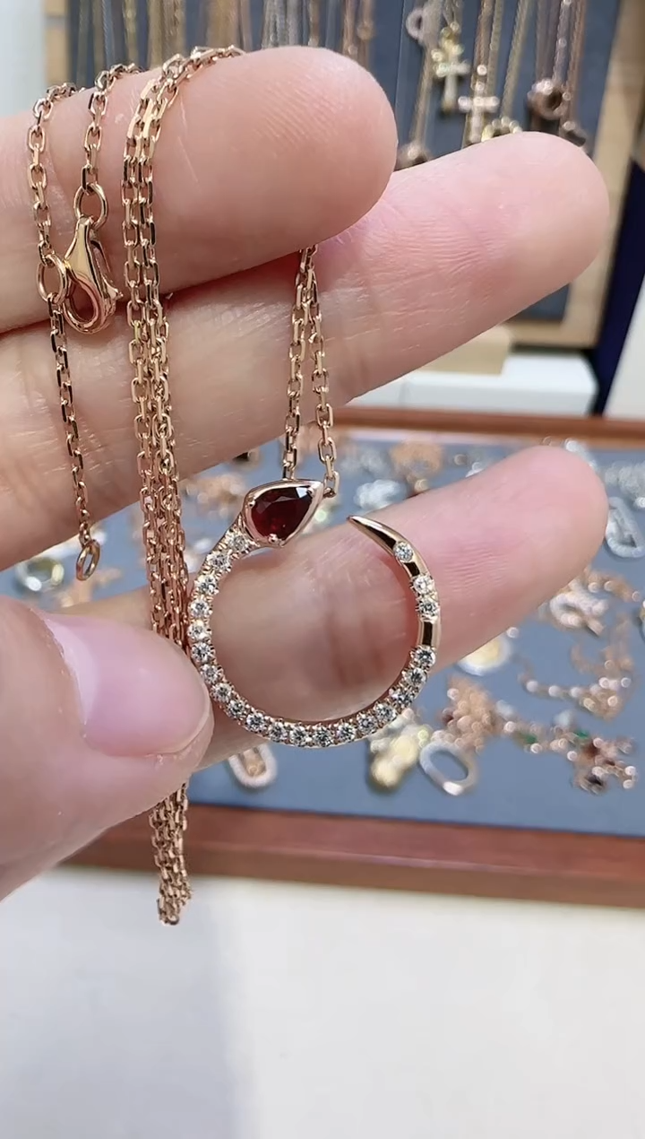 【闪购商品】天然钻石吊坠(不含链)18K金镶嵌多样性发货发其一