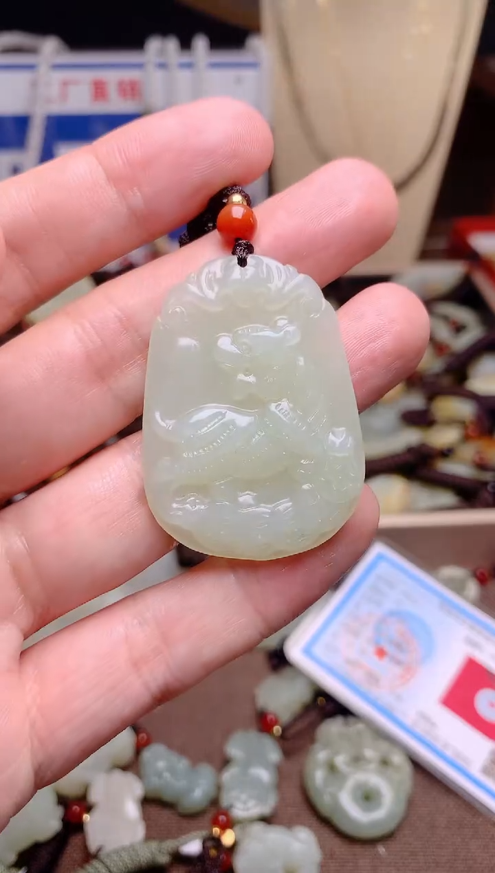 和田玉未镶嵌颈饰1