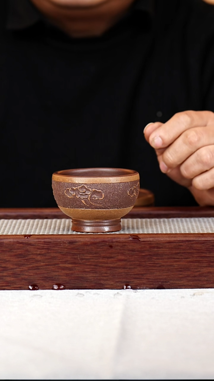 茶杯紫砂紫砂主人杯 底槽青 粉浆手工 祥云刻绘120CC    87