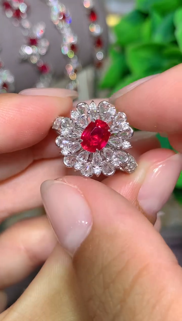 18K金镶嵌戒指红宝石1.04CT